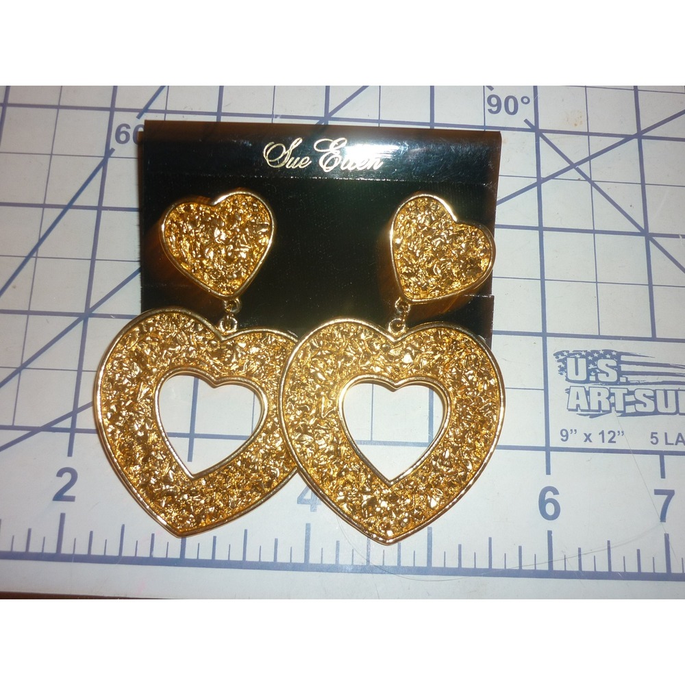 Sue Ellen Vintage Gold Tone Textured Double Heart Drop Clip On Earrings Large - Picture 7 of 10